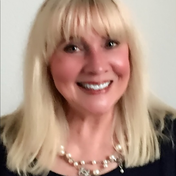 Meet your Posher, Kathy - Picture 1 of 2